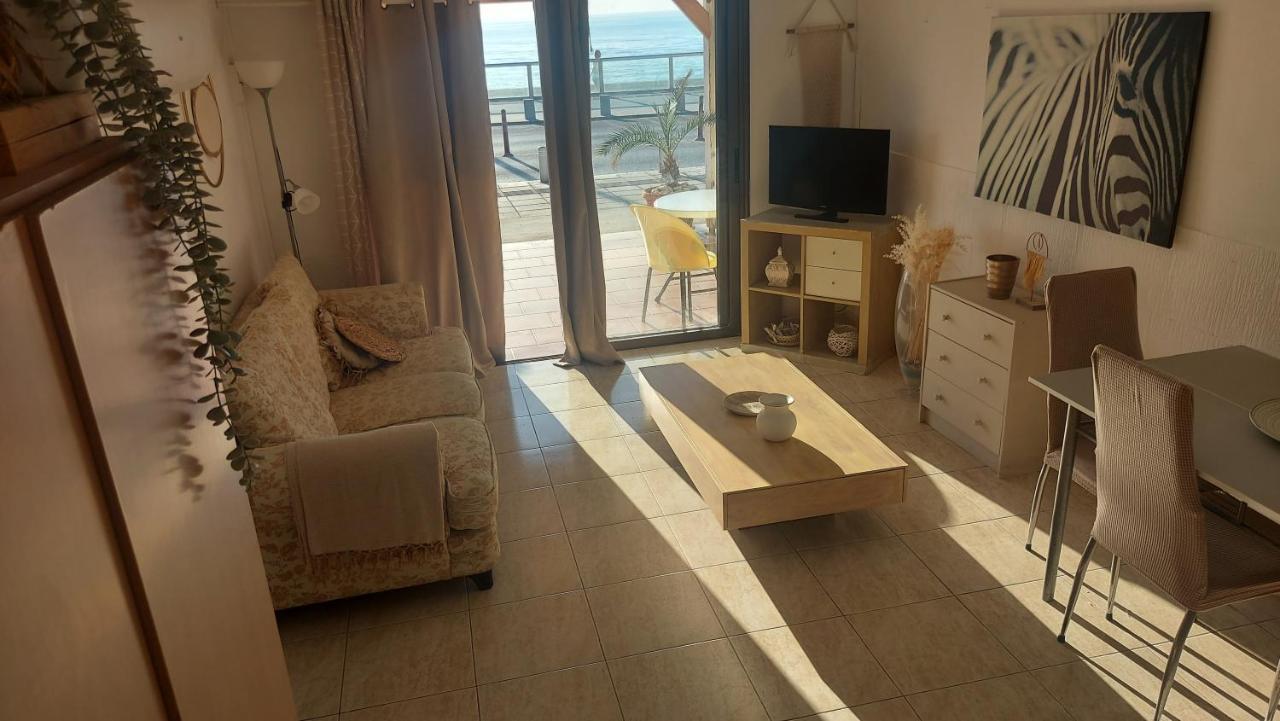 Sunrise Boho Studio Larnaca Bagian luar foto